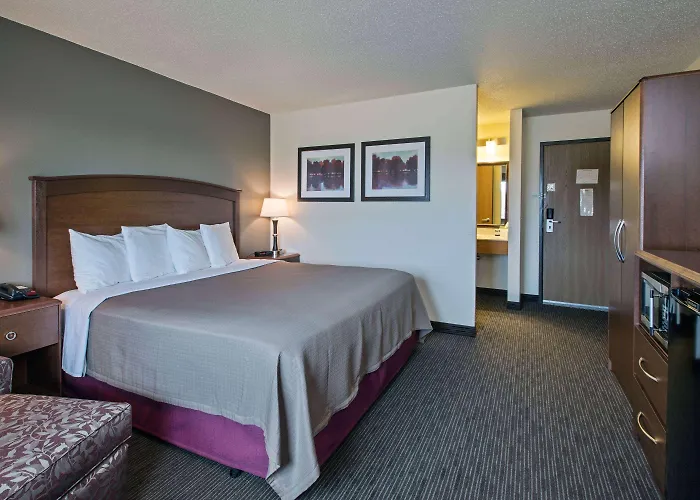 Americinn By Wyndham Grundy Center
